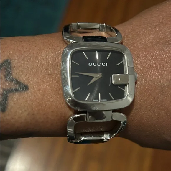 Women’s Gucci Black Dial Silver Chain Watch - Picture 10 of 10